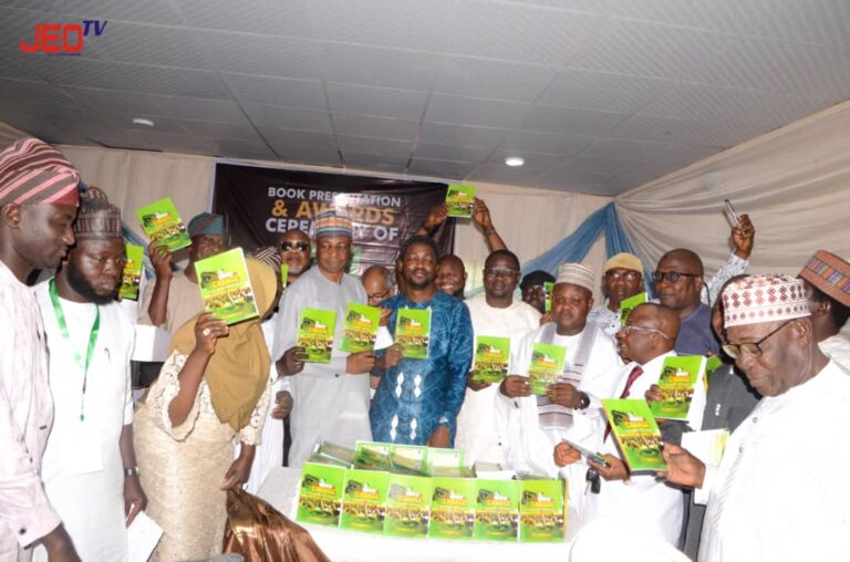 Mashood Mustapha, Nurudeen Adeyemi, Tunde Bakare, others honoured at Lanre Osho's Book Launch and Award Ceremony