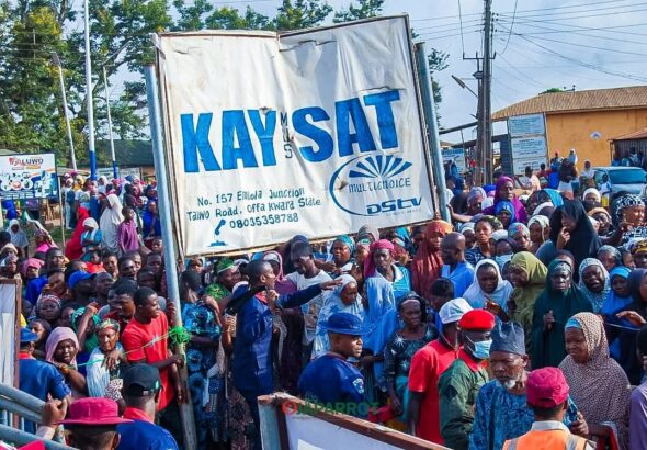 MOK Foundation distributes food items to 3,000 Muslims, Christians in Offa – SpiceyGists MOK Foundation distributes food items to 3,000 Muslims, Christians in Offa